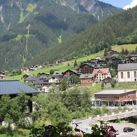 アパート Franz Pfeifer / Beatrice Roduner ガシュルン