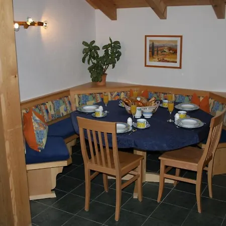 Apartment Franz Pfeifer / Beatrice Roduner